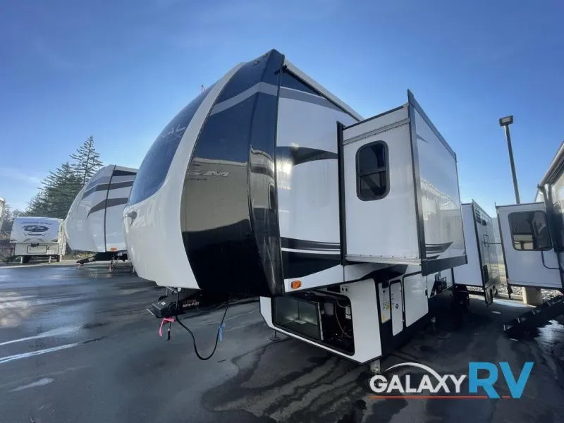 2022 Forest River Cardinal Luxury 360RLX - Photo 4