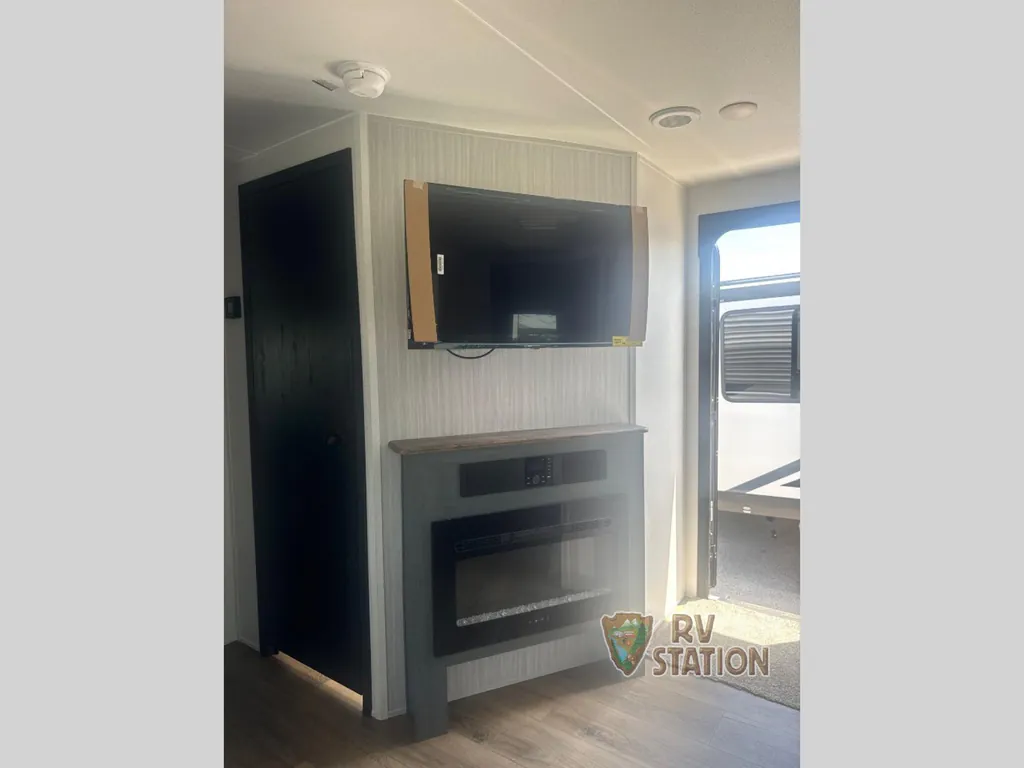 2027 Forest River Puma 32BHQS, Photos photo 13