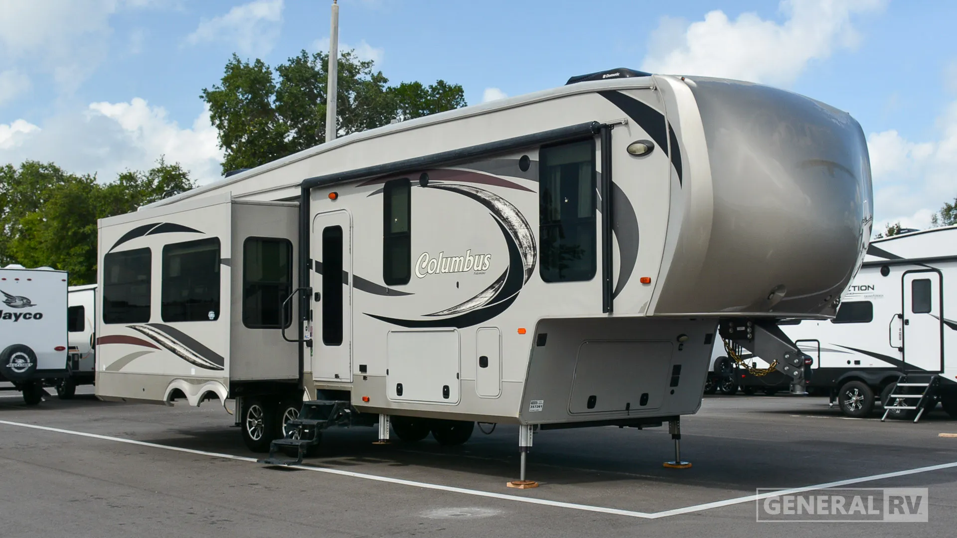 2016 Palomino Columbus 340RK - Photo 2