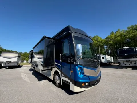 2017 Fleetwood Discovery 40E - Main photo