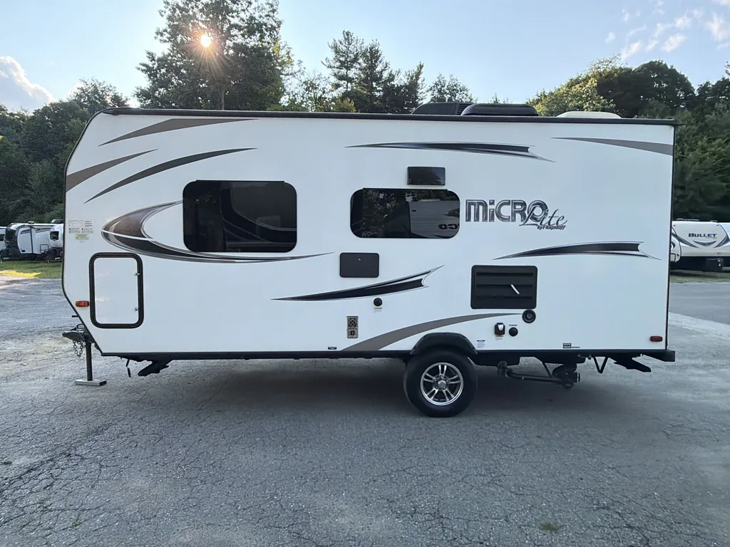 2018 Forest River Flagstaff Micro Lite 19KD, Photos photo 6
