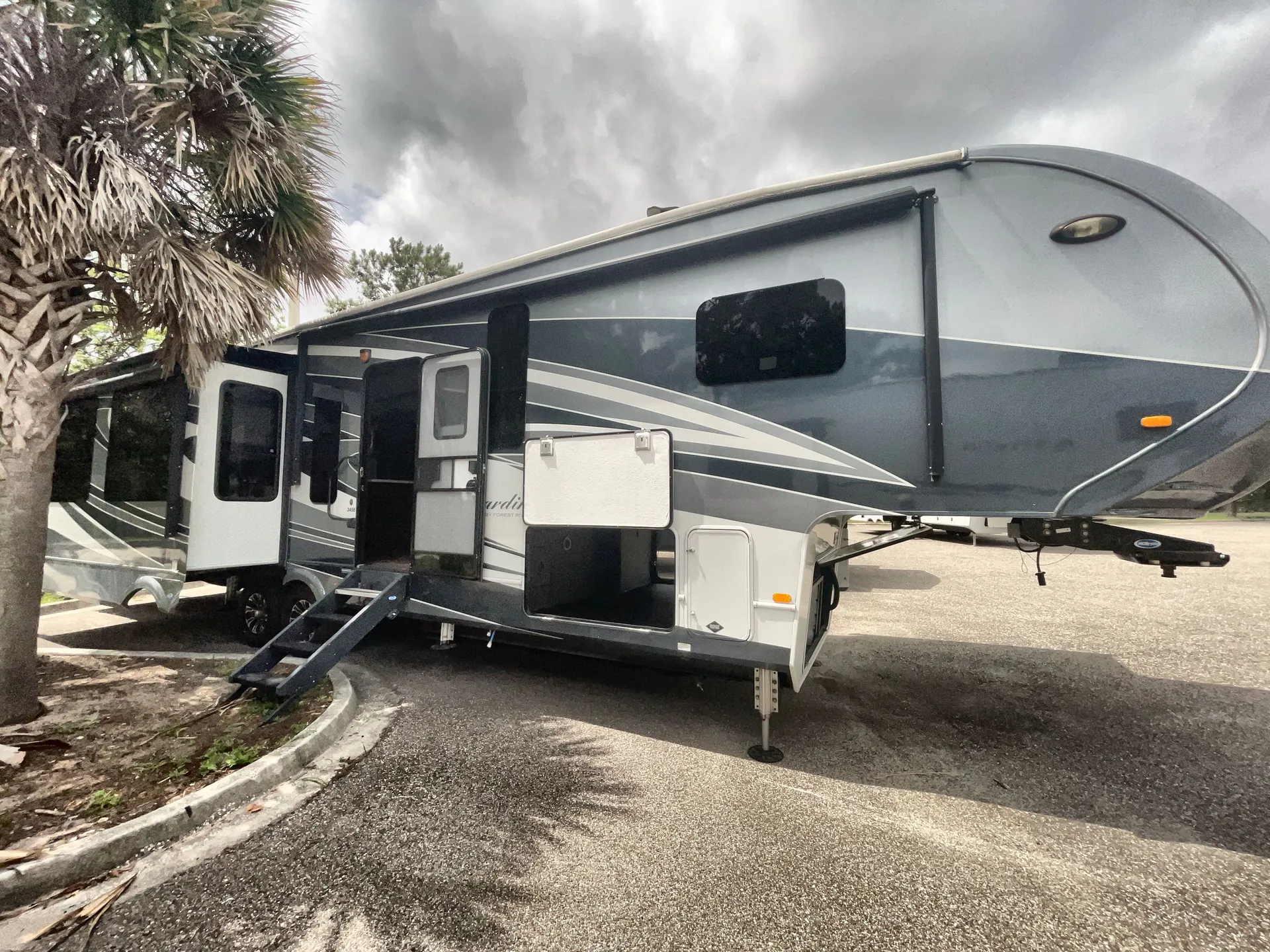 2018 Forest River Cardinal Estate 3456RL — campside