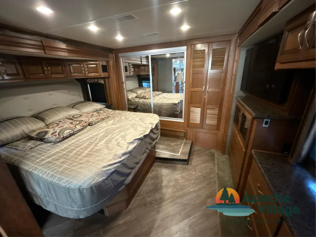 2017 Fleetwood Pace Arrow LXE 38F, Photos photo 37