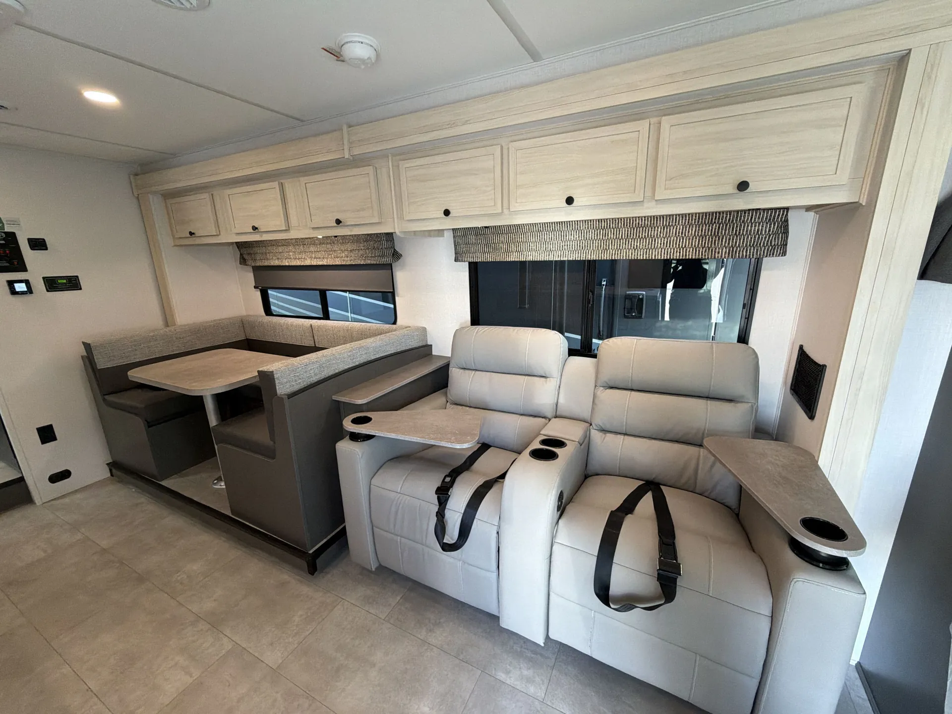 2027 Forest River Sunseeker 3010DS — backside