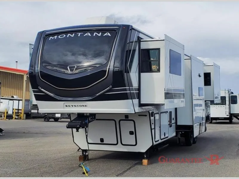 2026 Keystone Montana 3761FL - Photo 4