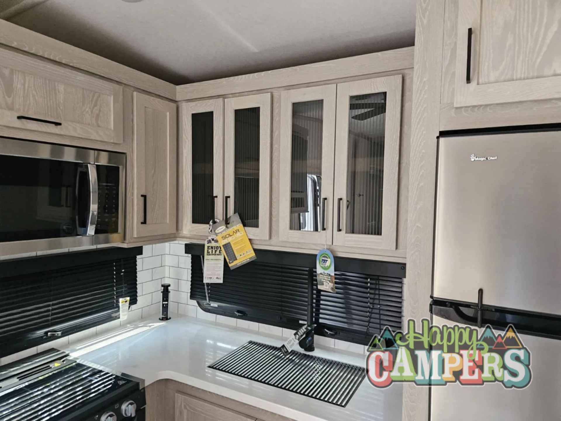 2023 Forest River Rockwood Signature 2442BS - Photo 4