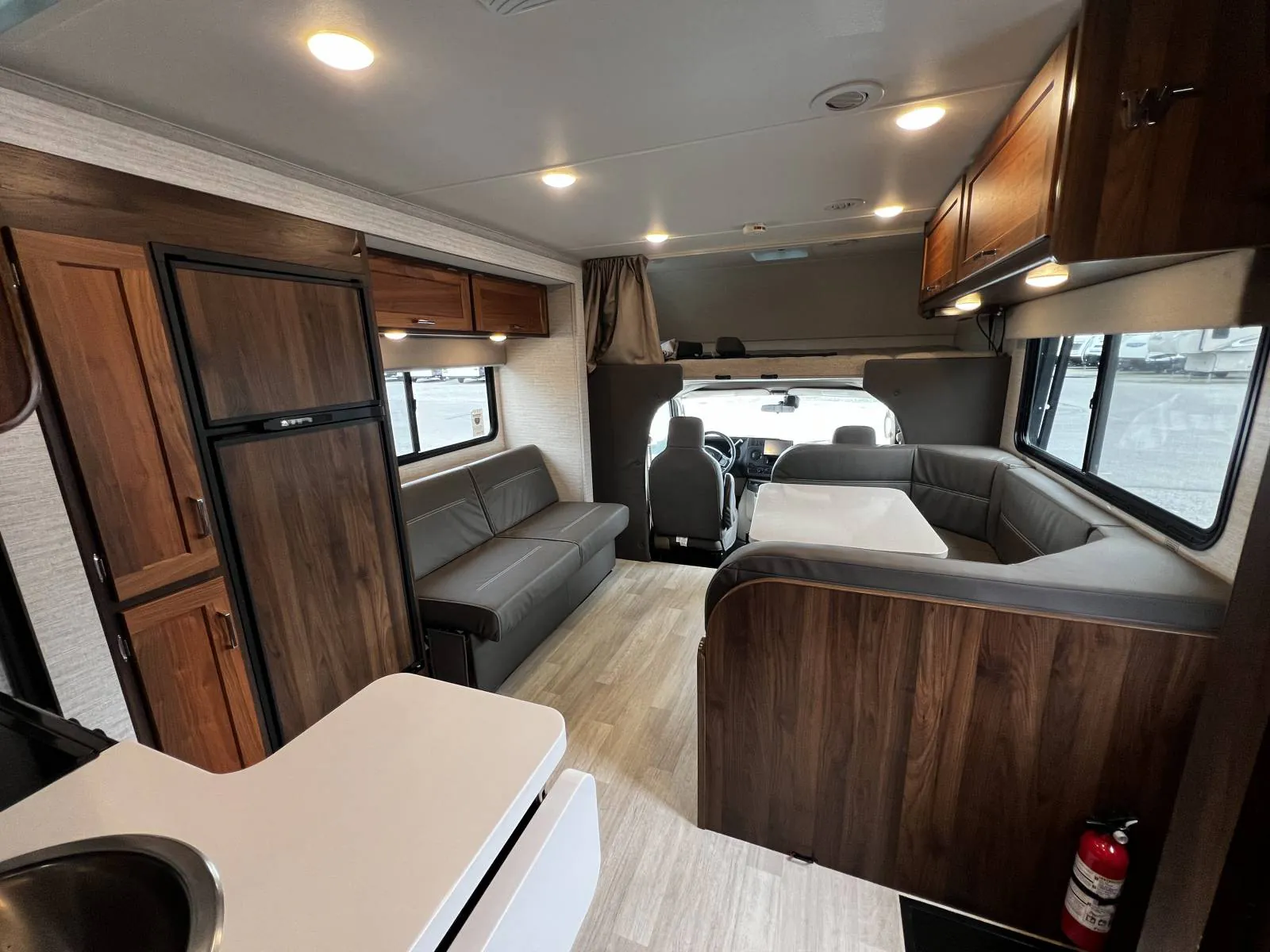 2023 Winnebago Minnie Winnie 26T - Photo 4