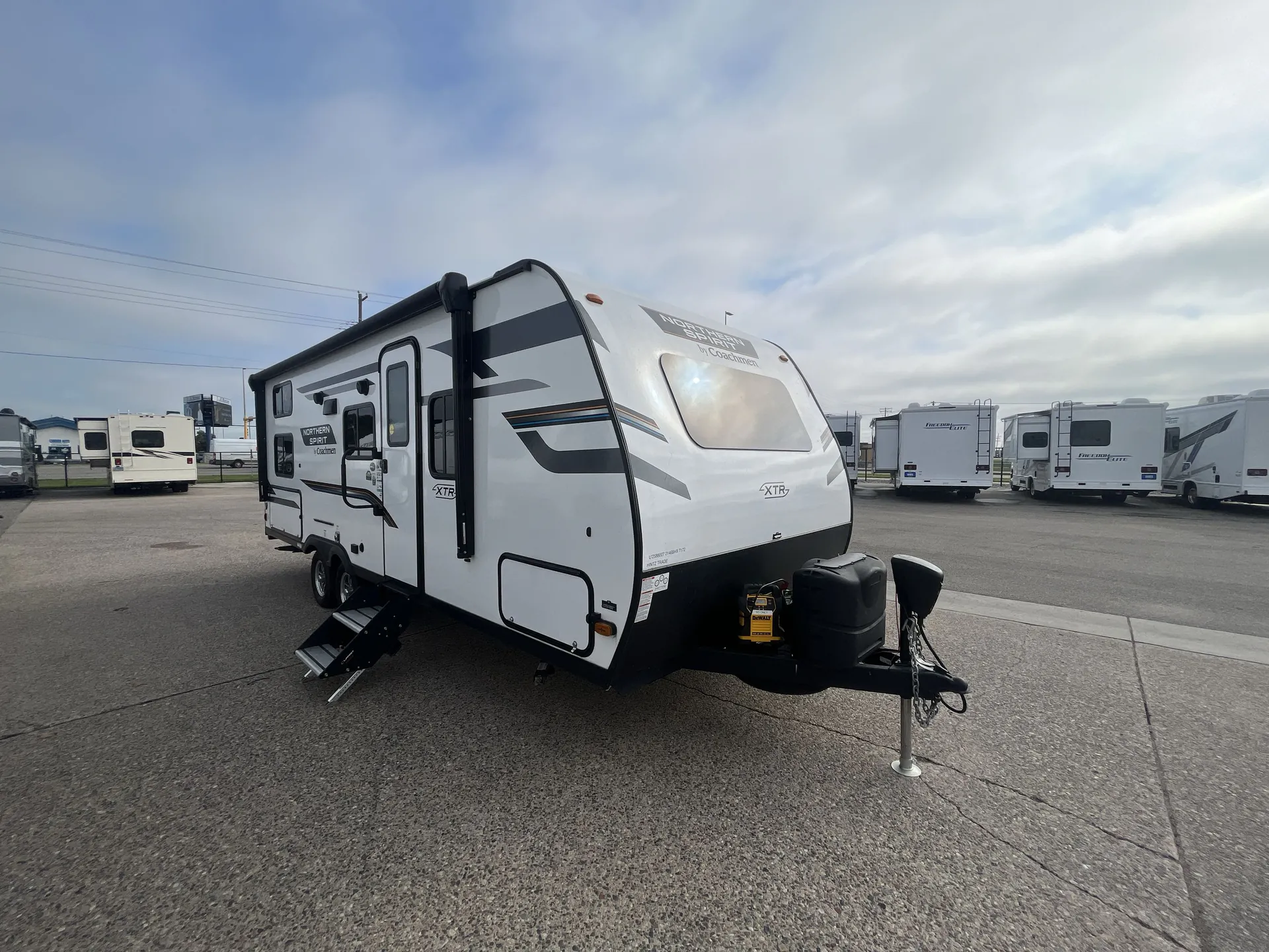 2024 Coachmen Northern Spirit XTR 2146BHX - Photo 2