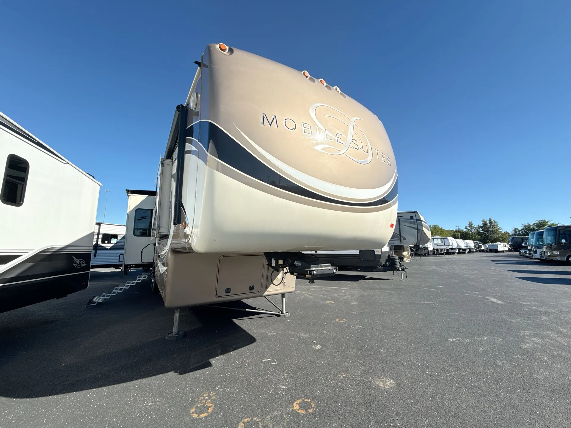 2015 DRV Mobile Suites 39DBRS3 - Photo 2