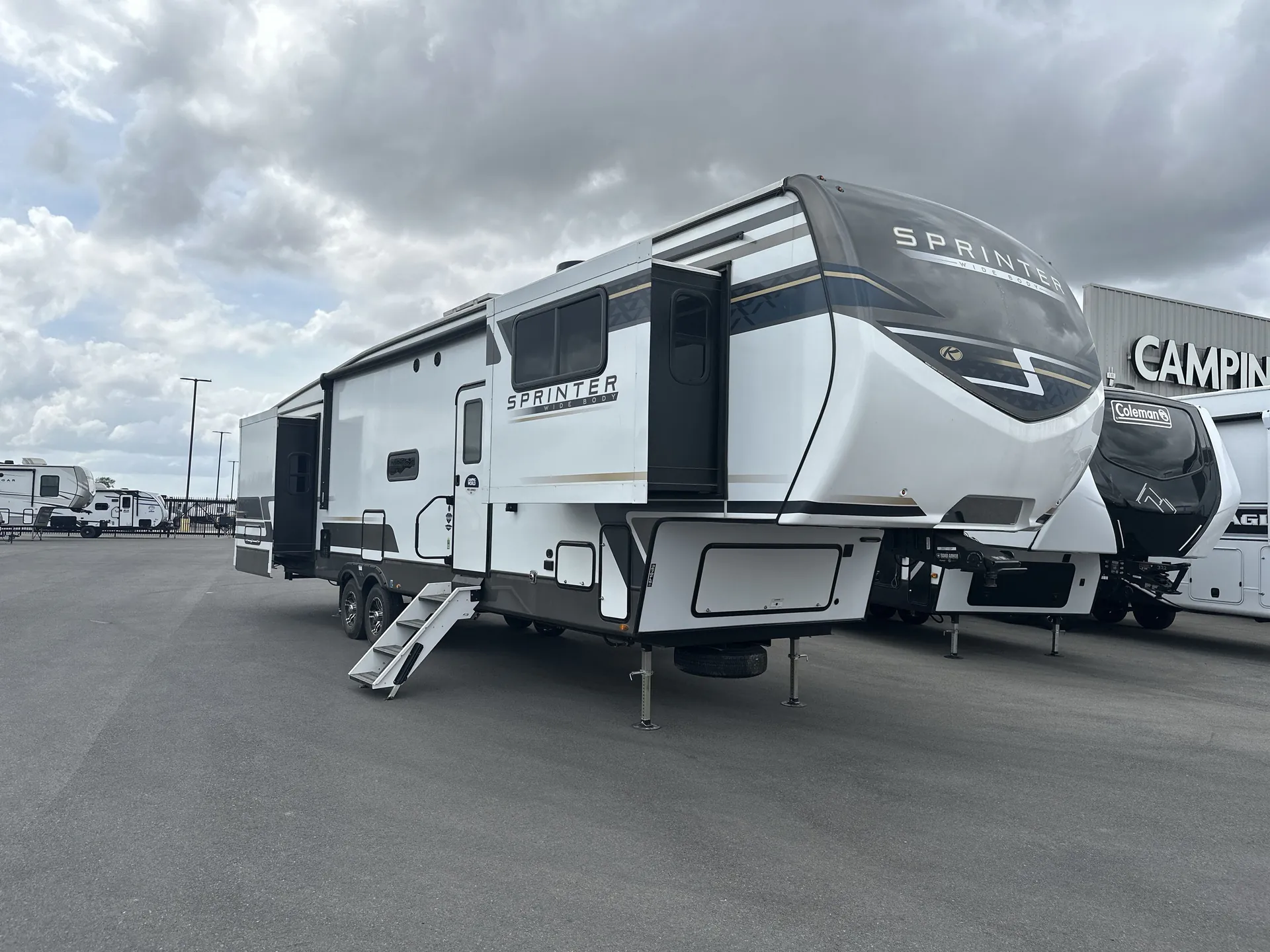 2025 Keystone Sprinter 3670FLS - Photo 2