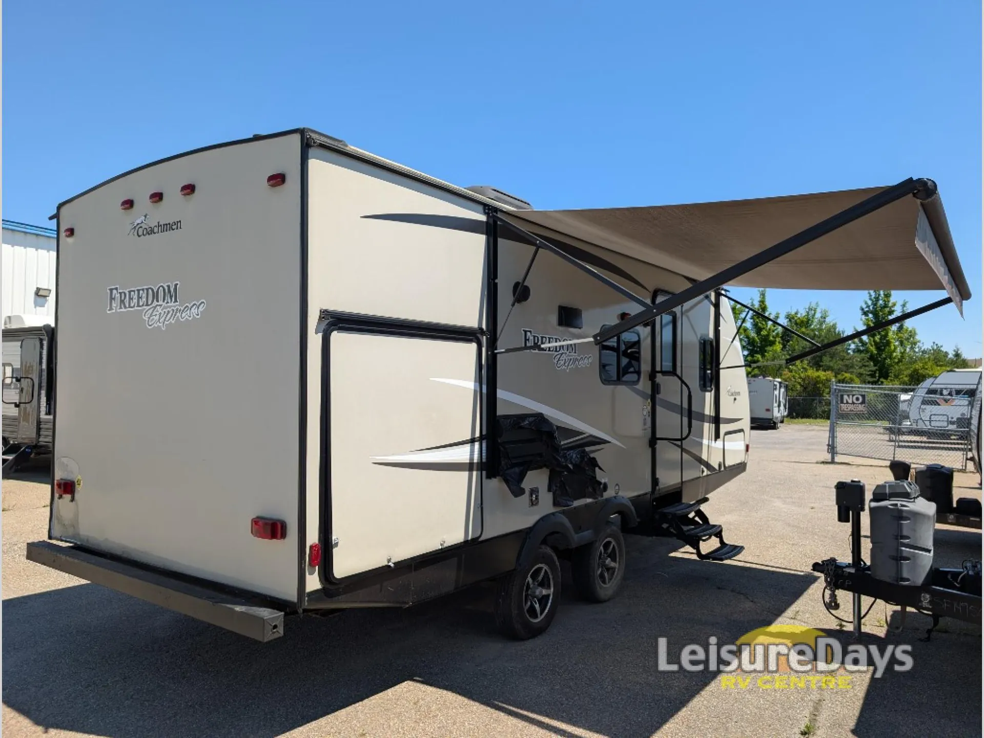 2017 Coachmen Freedom Express LTZ 231RBDS - Photo 3