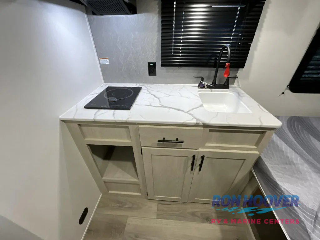 2026 Shasta Compact 17DB, Photos photo 5