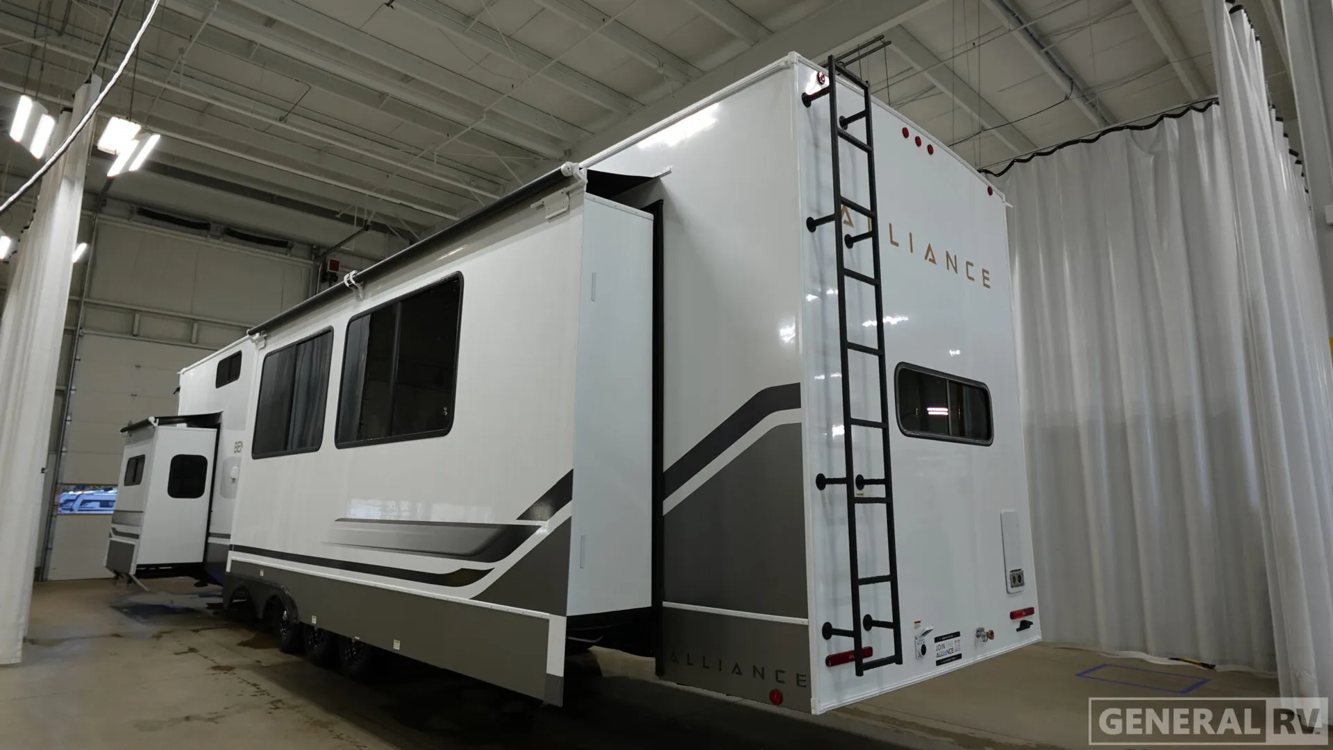 2026 Alliance RV Benchmark 44RKL - Photo 4