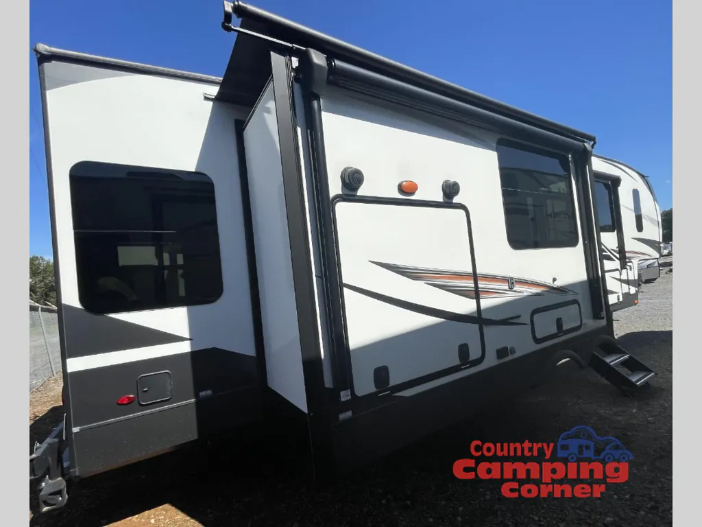 2022 Forest River Rockwood Signature Ultra Lite 8288SB, Photos photo 3