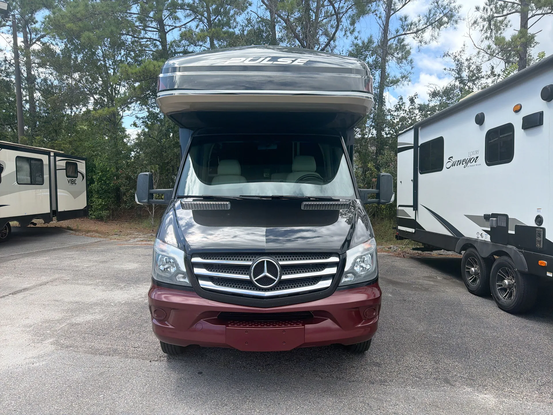 2019 Fleetwood Pulse 24B — front