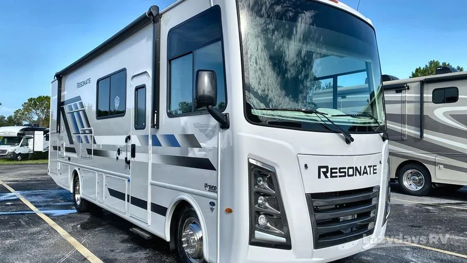 2026 Thor Motor Coach Resonate 29D - Photo 2