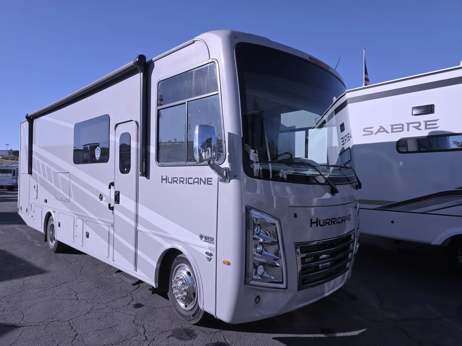 2026 Thor Motor Coach Hurricane 29L - Photo 2