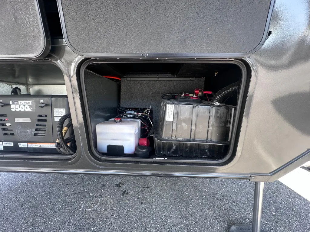 2026 Keystone Raptor 433, Photos photo 10