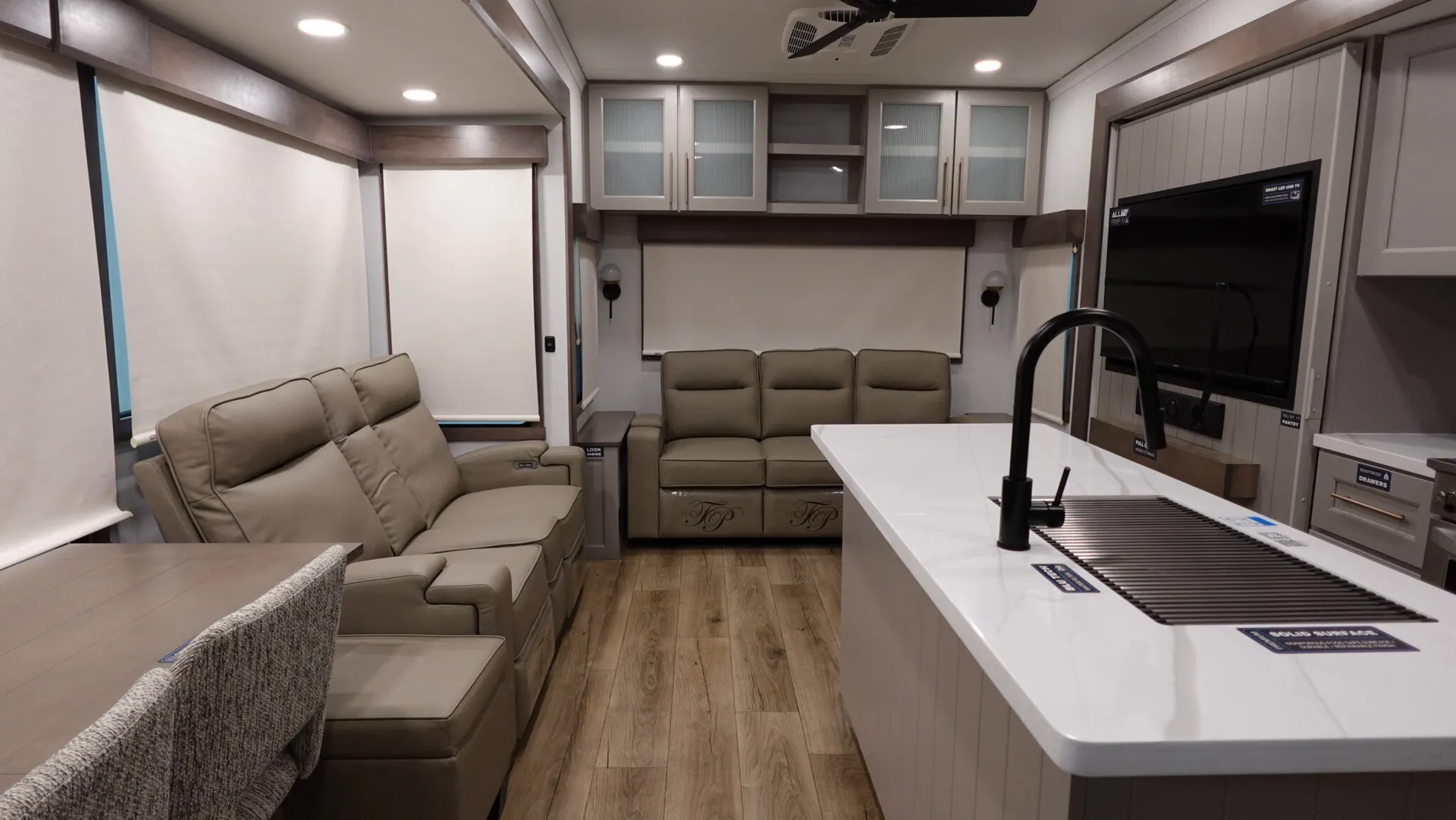 2026 Alliance RV Paradigm 310RL - Photo 3