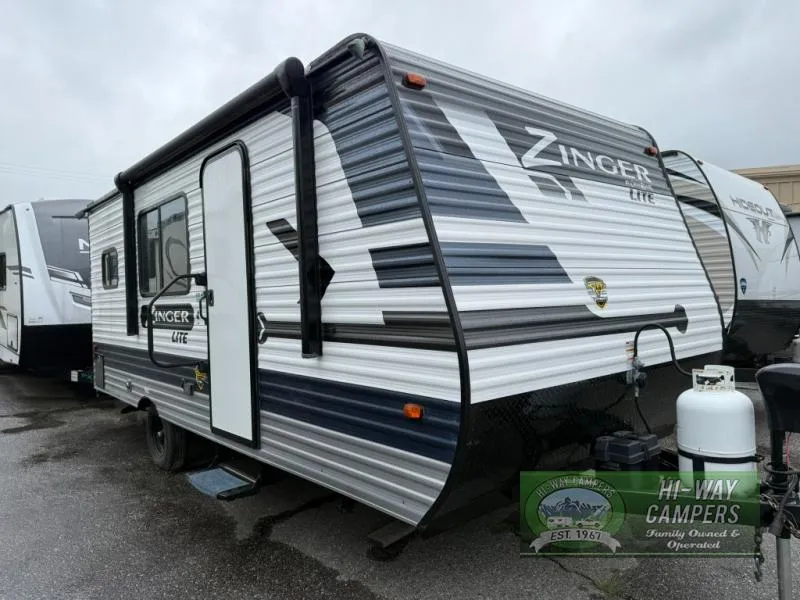 2021 CrossRoads Zinger Lite 18RK - Photo 2