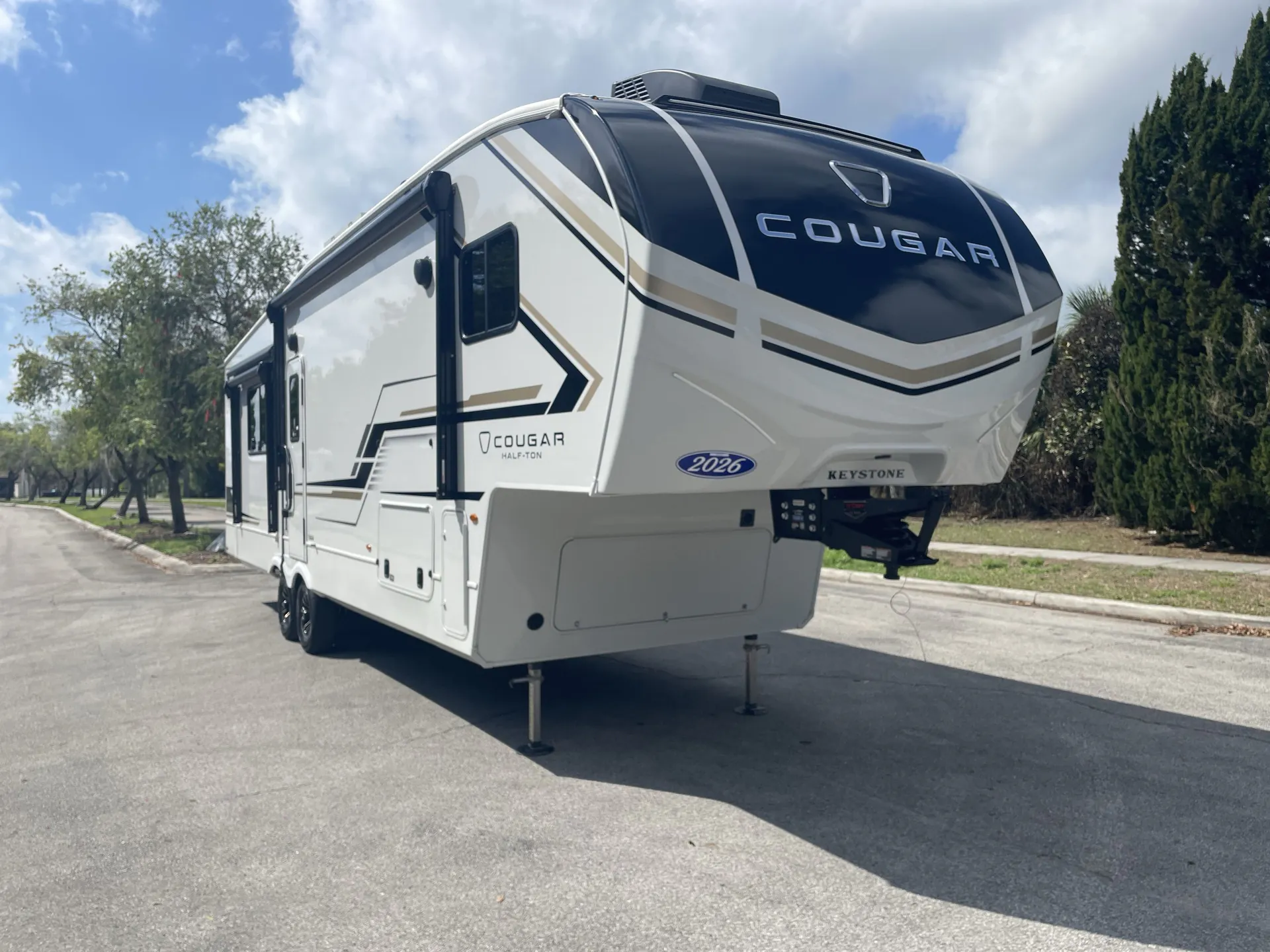 2026 Keystone Cougar Half-Ton 29MBD - Photo 2