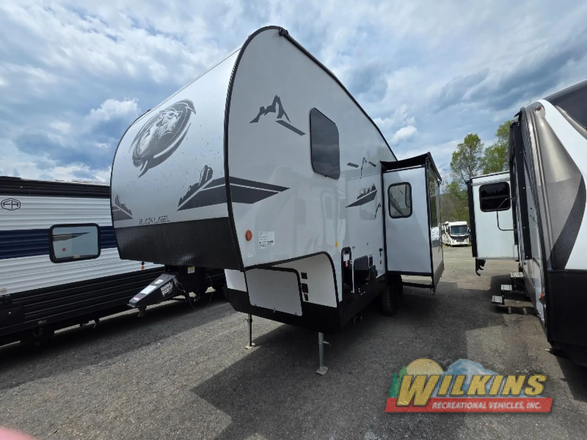 2023 Forest River Cherokee Black Label 235MBBL - Photo 4
