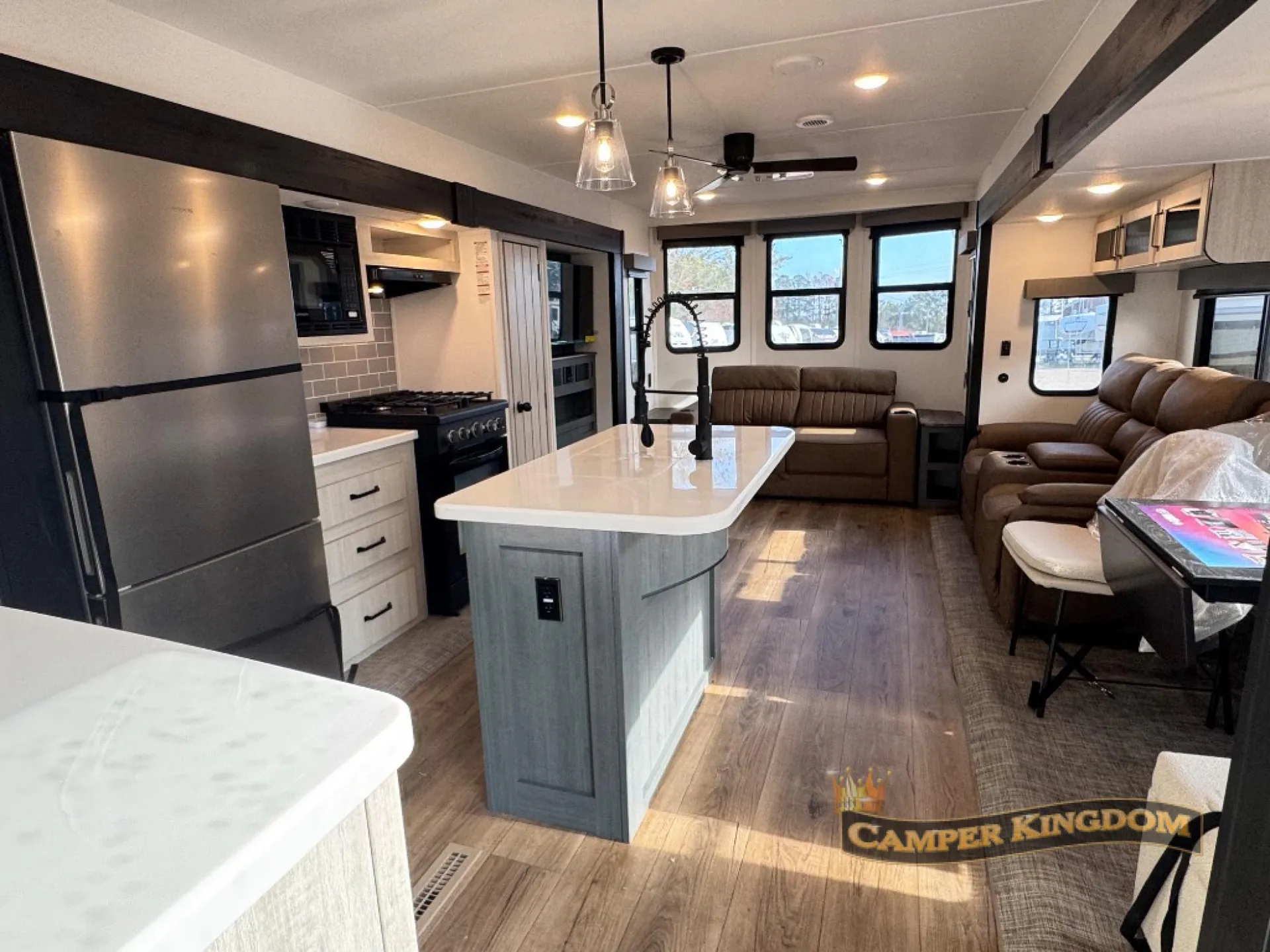 2026 Forest River Puma Vista 37PFL — Photo 5