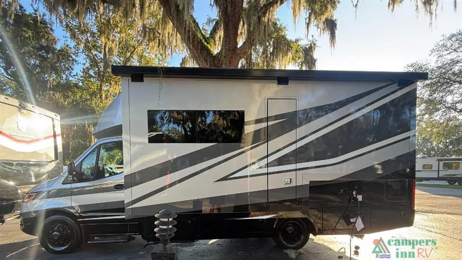 2027 Tiffin Wayfarer 25 PW, Photos photo 3