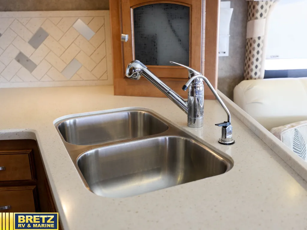 2014 Winnebago Adventurer 35P - Photo 3