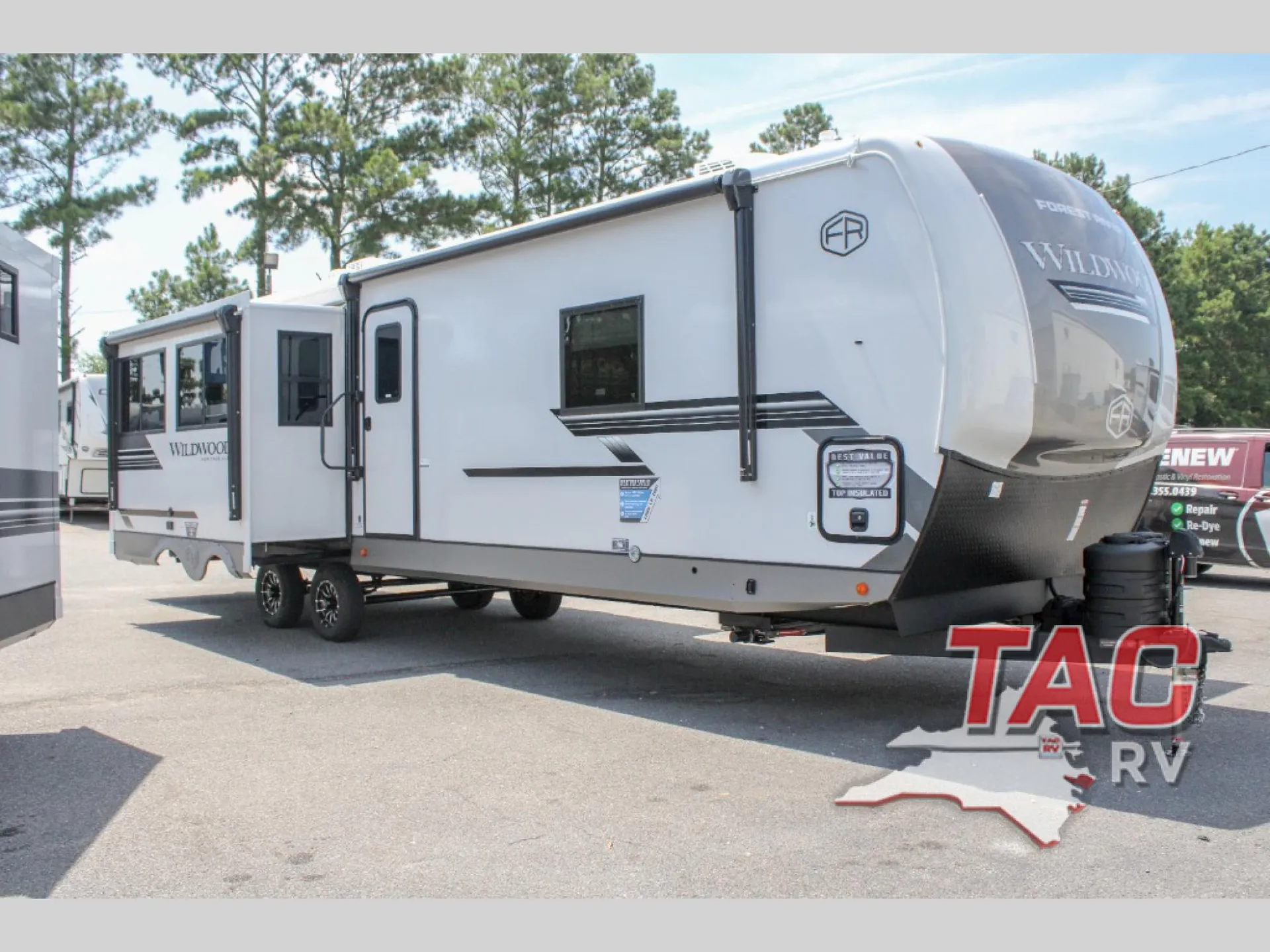 2027 Forest River Wildwood Heritage Glen 301FAM