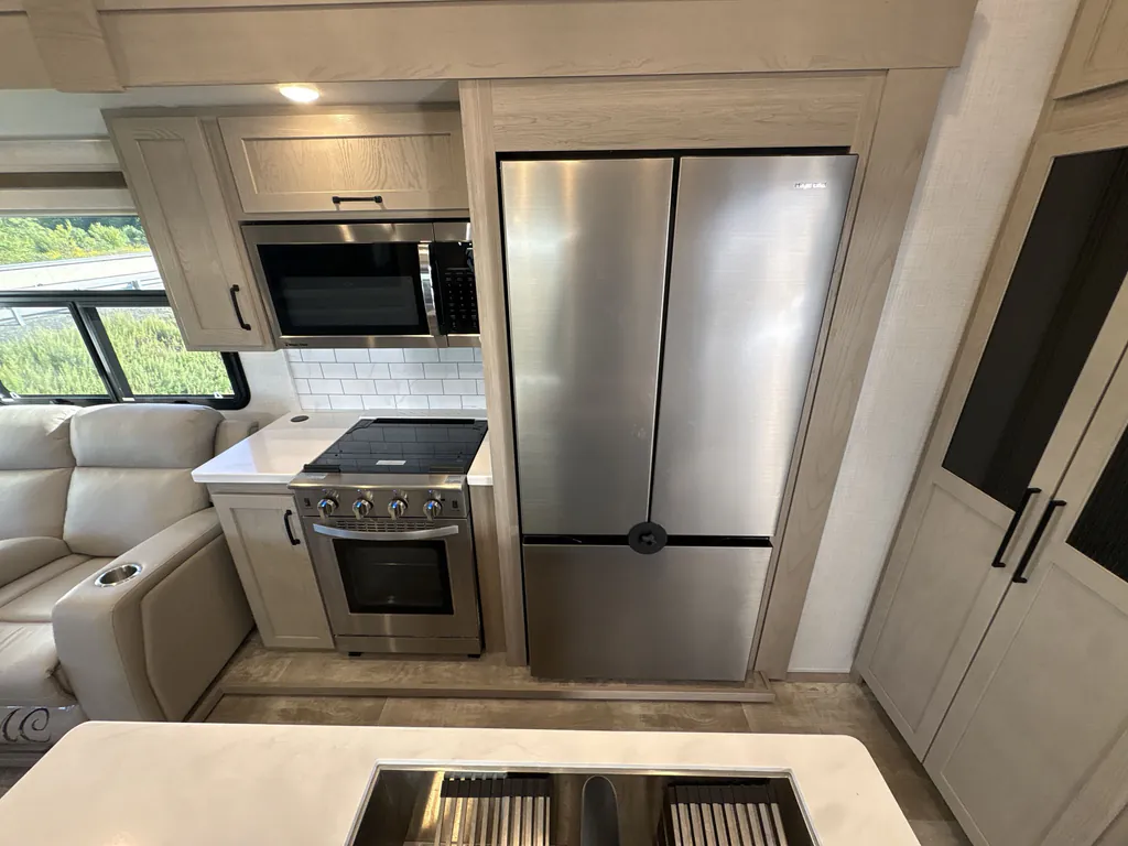 2024 Forest River Rockwood Signature 372RL, Photos photo 8