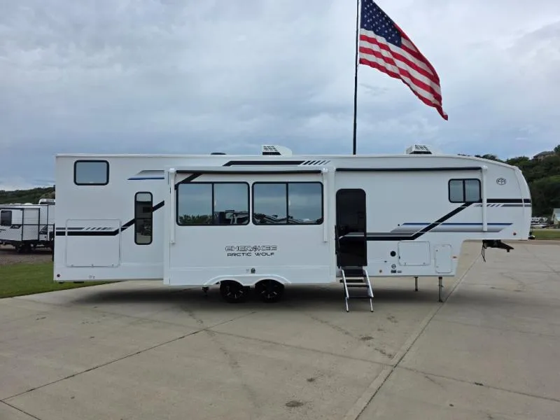 2026 Forest River Cherokee Arctic Wolf 331BH - Photo 4