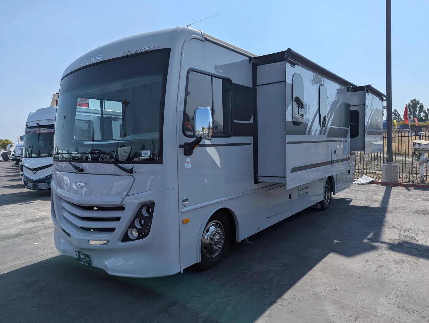 2025 Fleetwood Flair 28A - Photo 4