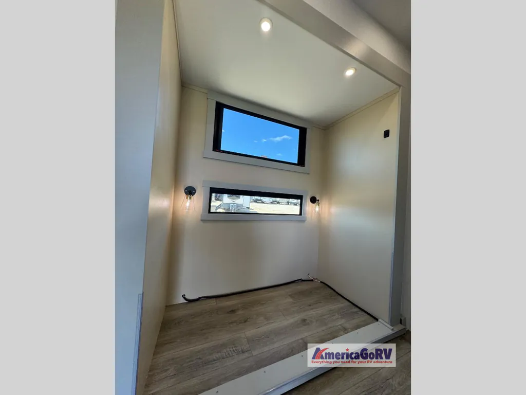 2025 Brinkley Model Z 3610, Photos photo 16