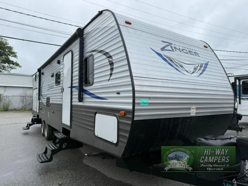 2017 CrossRoads Zinger 328SB - Photo 2
