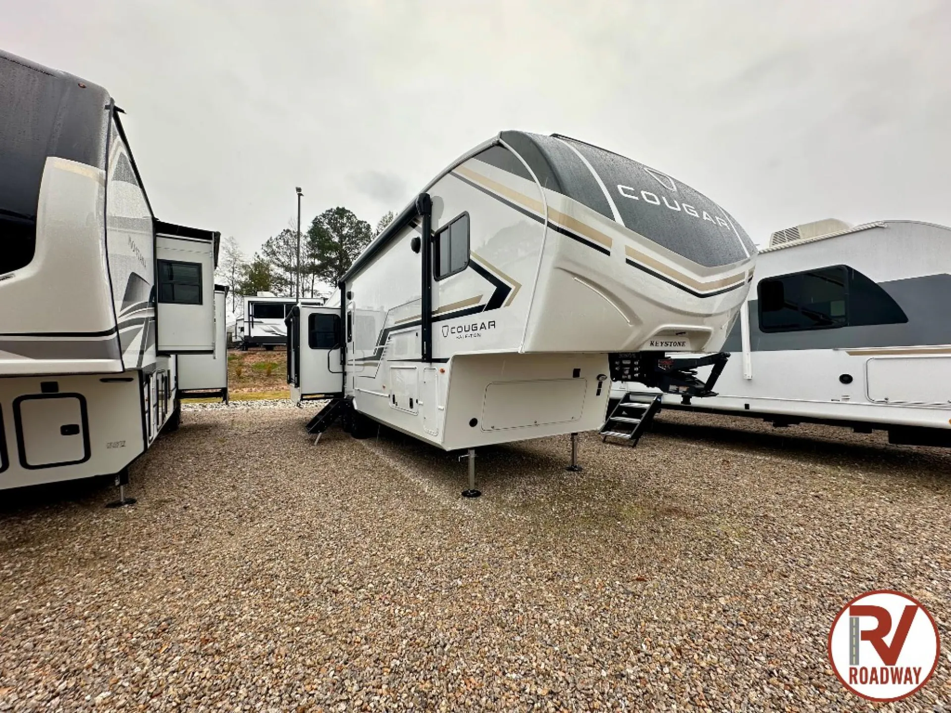 2026 Keystone Cougar Half-Ton 29MBD - Photo 2
