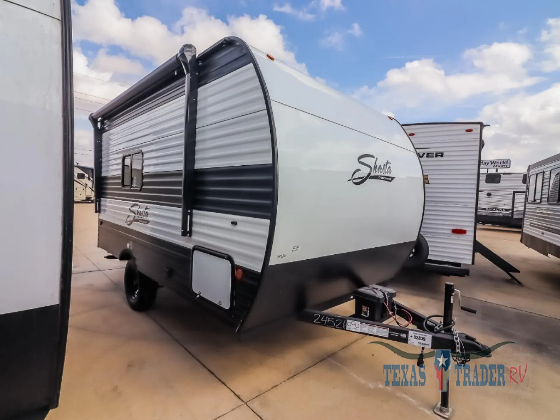 2026 Shasta RVs Compact 17DB - Photo 2