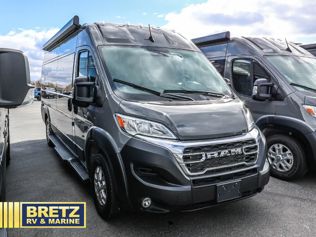 2025 Thor Motor Coach Twist 2JB - Photo 2