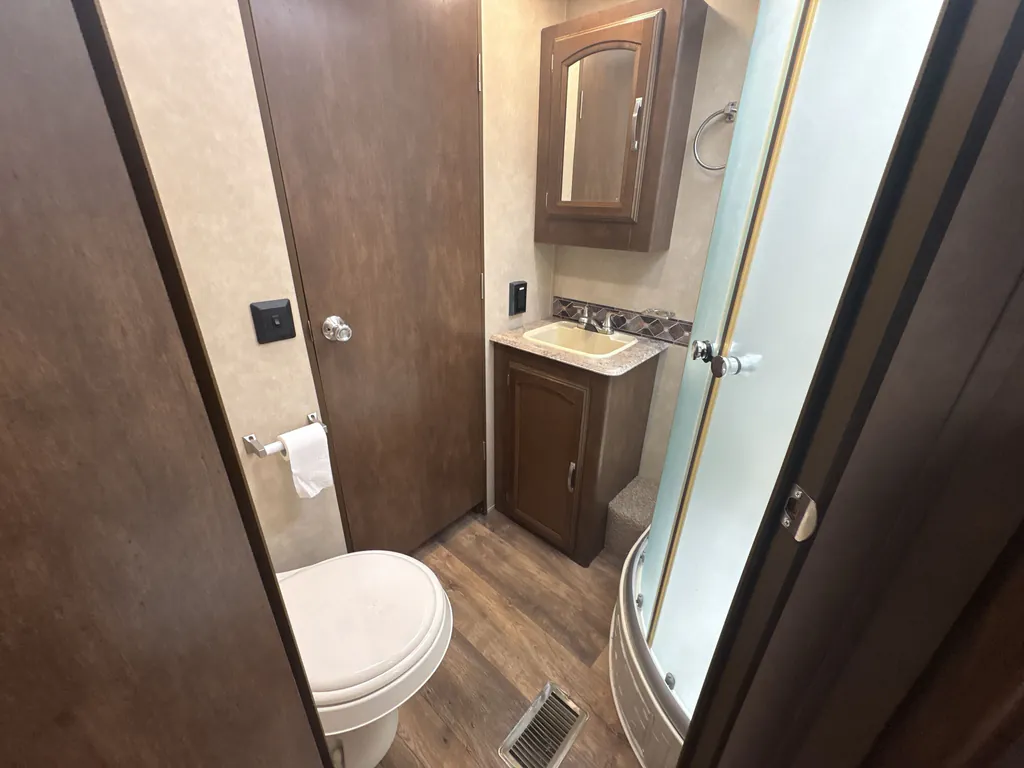 2017 Forest River Salem Hemisphere Lite 300BH, Photos photo 12
