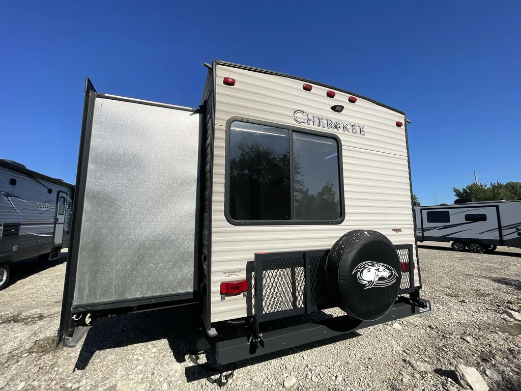 2019 Forest River Cherokee 304BH, Photos photo 25