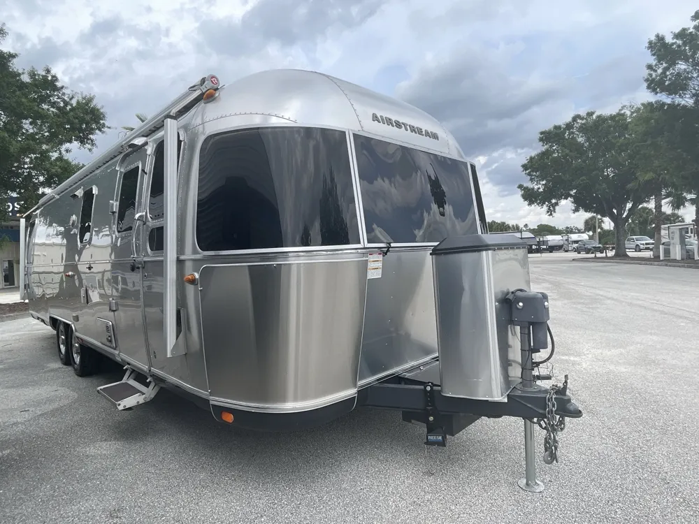 2016 airstream Classic 30 - Photo 2