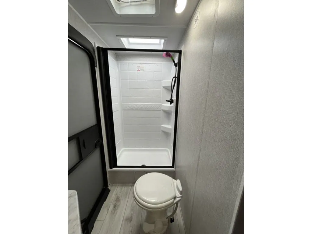 2026 East to West Della Terra 275BH, Photos photo 15