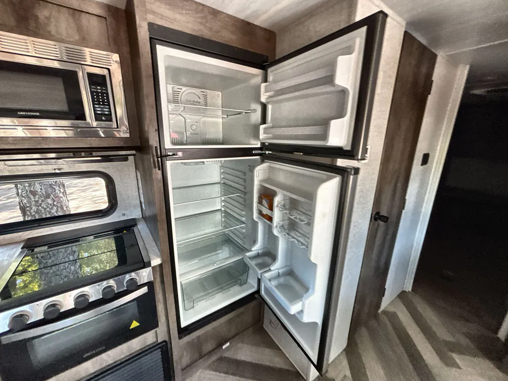 2021 Forest River Wildwood 31KQBTS, Photos photo 9