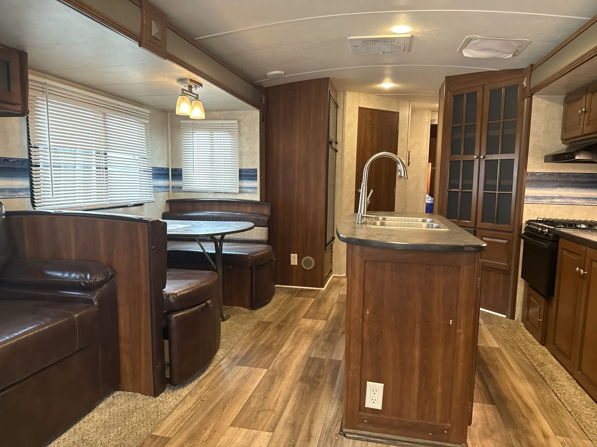 2015 Keystone Premier 30RIPR — living area main