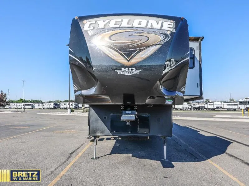 2017 Heartland Cyclone Used    3800 - Photo 4