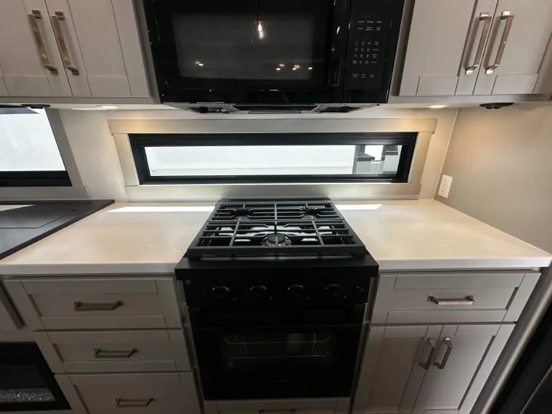 2026 Brinkley Model Z 3600, Photos photo 8