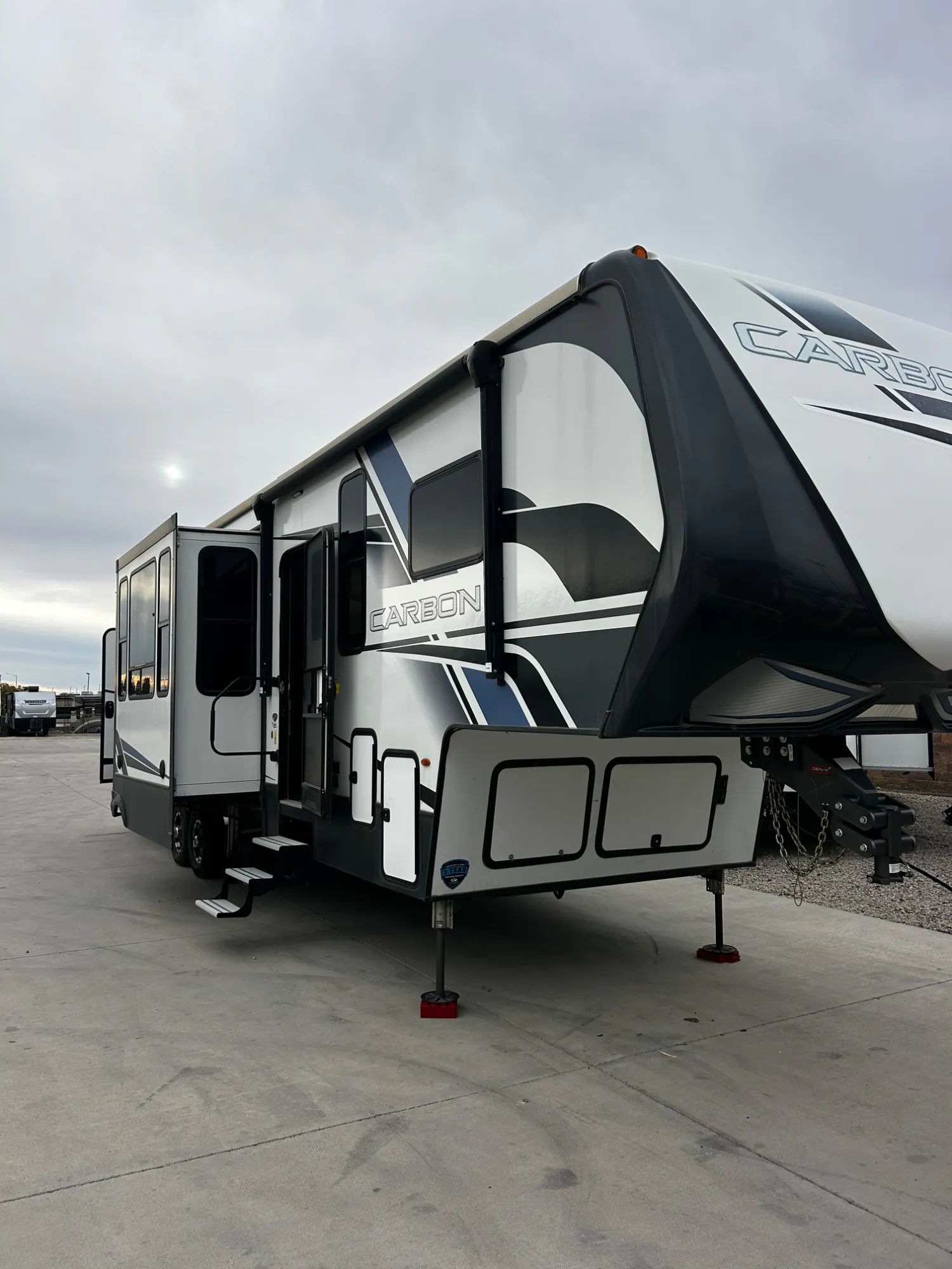 2022 Keystone Carbon 358 - Photo 4