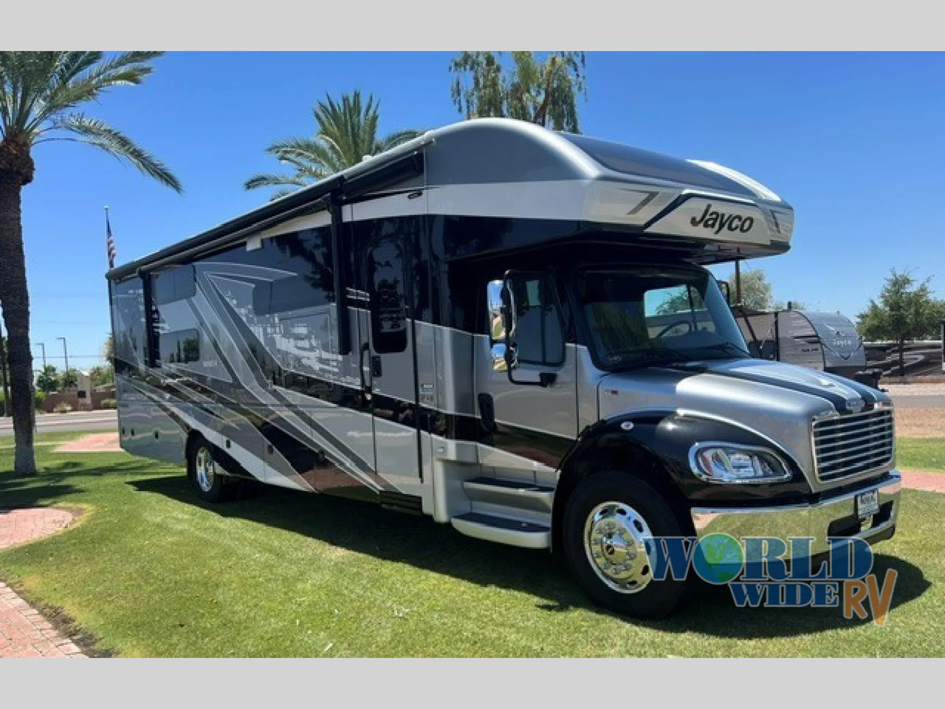 2023 Jayco Seneca 37L - Photo 4