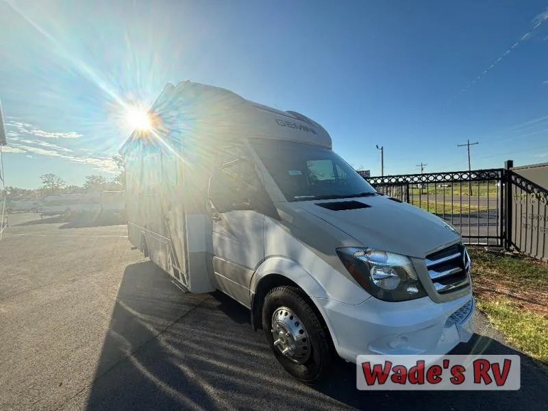 2019 Thor Motor Coach Gemini 24TF - Photo 3