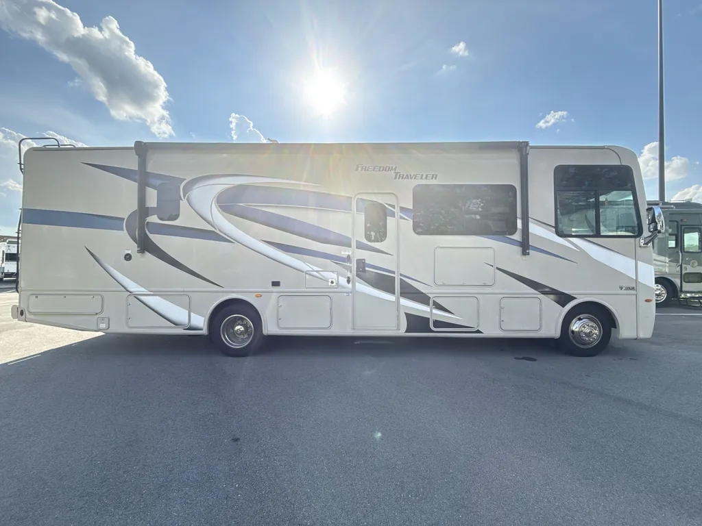 2022 Thor Motor Coach Freedom Traveler A32, Photos photo 5